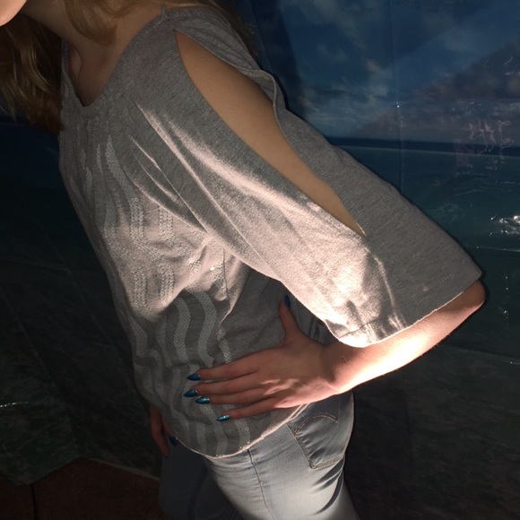 Sequined Gray Top - Picture 3 of 4